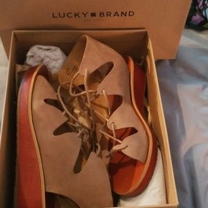 Lucky branded wedged sandals